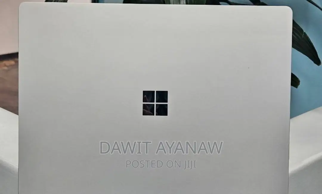 New Laptop Microsoft Surface 2 8GB Intel Core I5 SSD 256GB