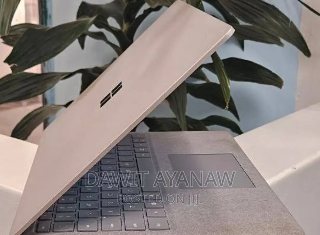 New Laptop Microsoft Surface 2 8GB Intel Core I5 SSD 256GB
