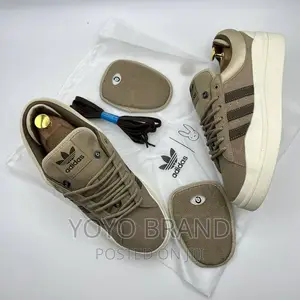 Photo - Orginal Bad Buuny Adidas