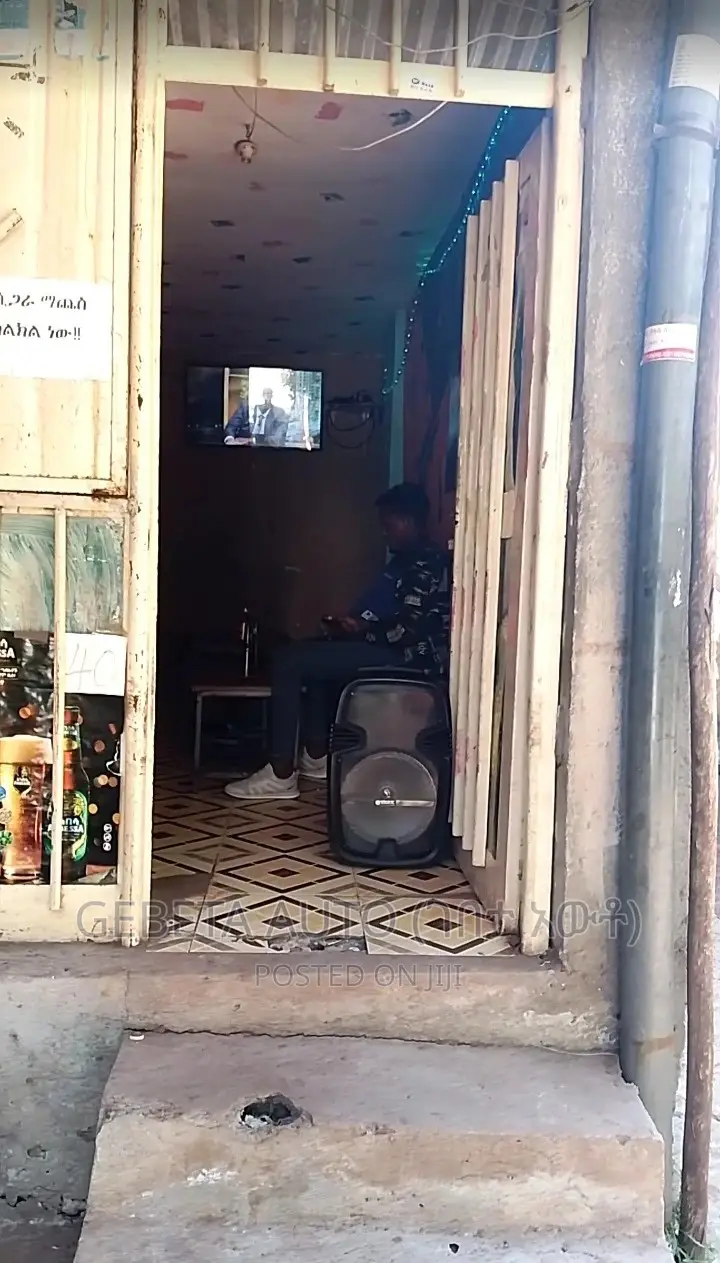 Furnished 1bdrm Condo in ለግሮሰሪ, Akaky Kaliti for sale