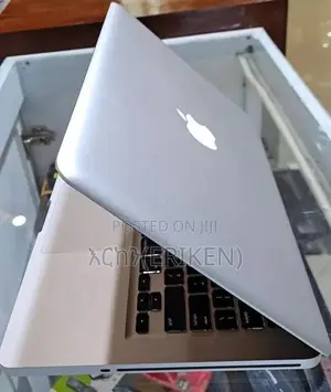 New Laptop Apple MacBook Pro 2012 4GB Intel Core i5 HDD 500GB