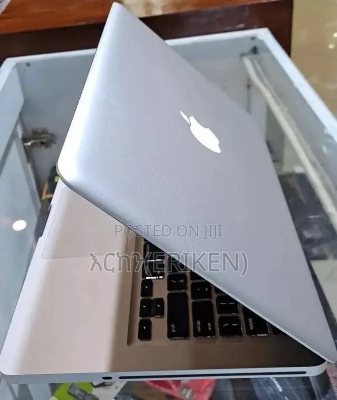 New Laptop Apple MacBook Pro 2012 4GB Intel Core i5 HDD 500GB