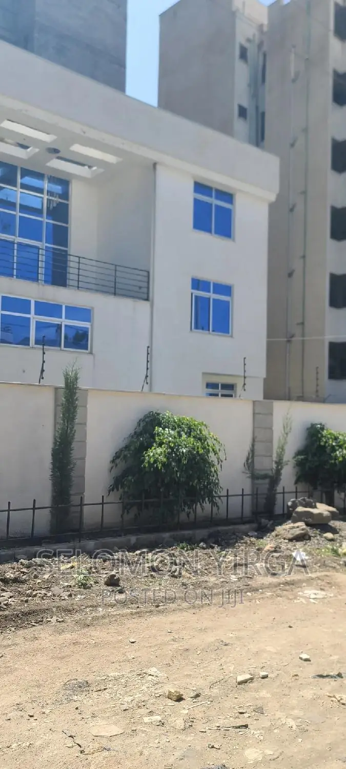 7bdrm House in አድስ አበባ, Bole for sale