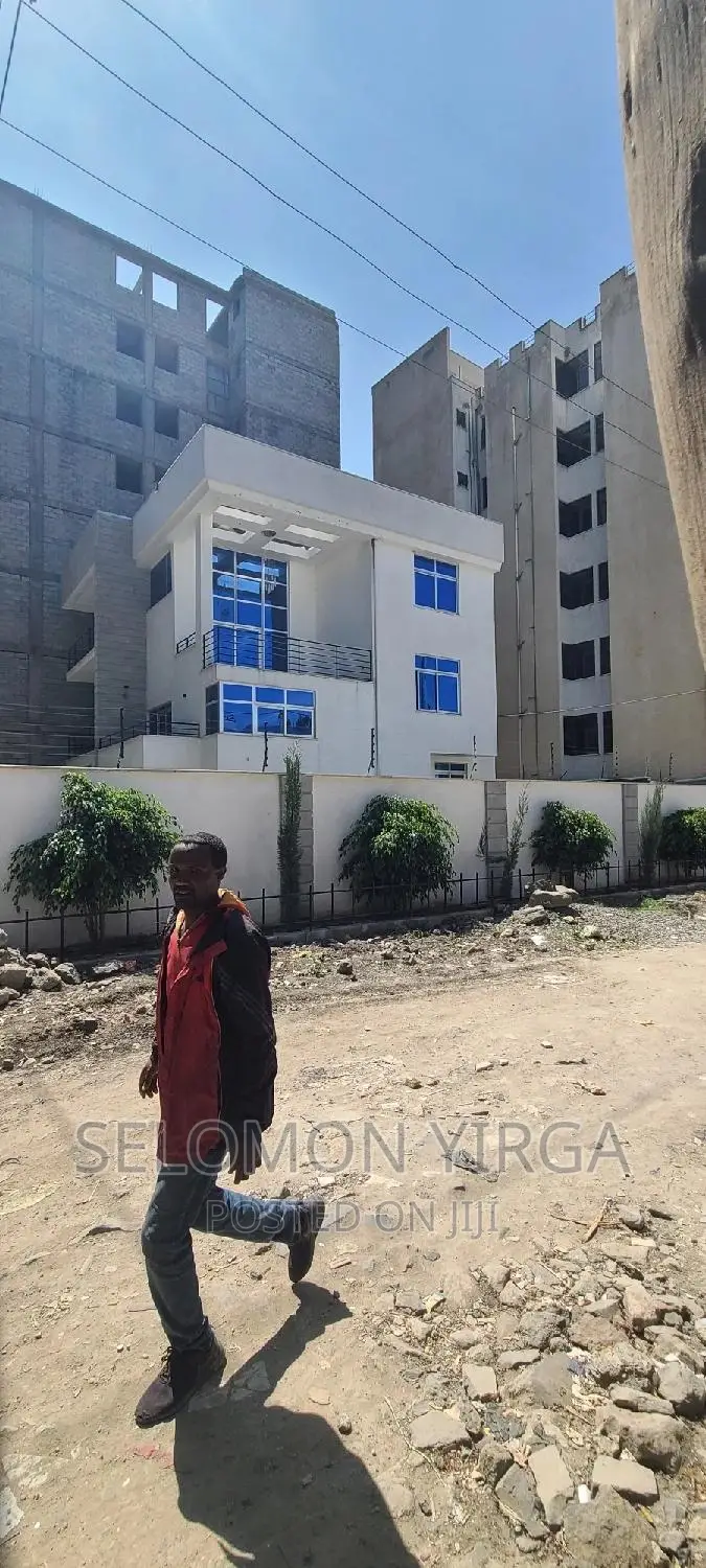 7bdrm House in አድስ አበባ, Bole for sale