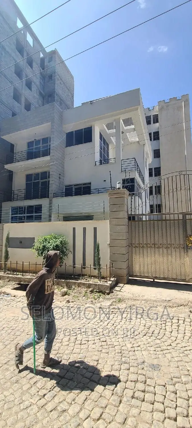 7bdrm House in አድስ አበባ, Bole for sale