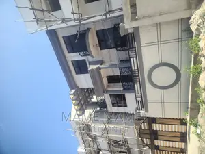 5bdrm House in Addis Abeba, Bole for sale
