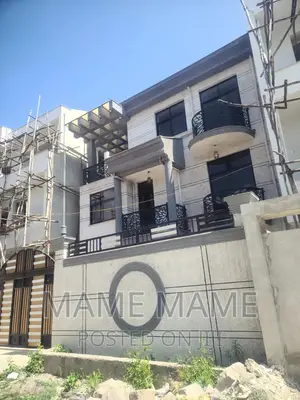 5bdrm House in Addis Abeba, Bole for sale