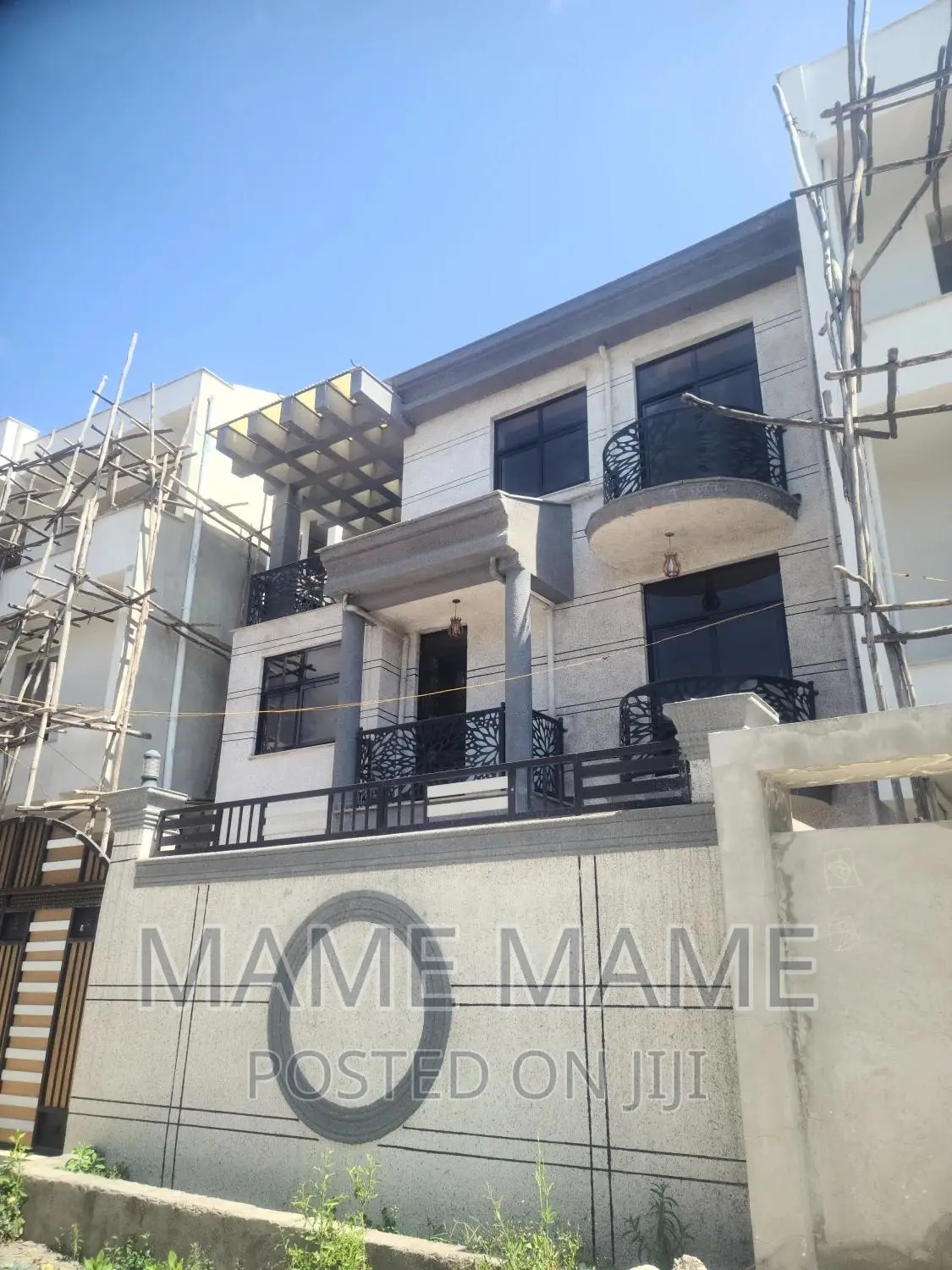 5bdrm House in Addis Abeba, Bole for sale