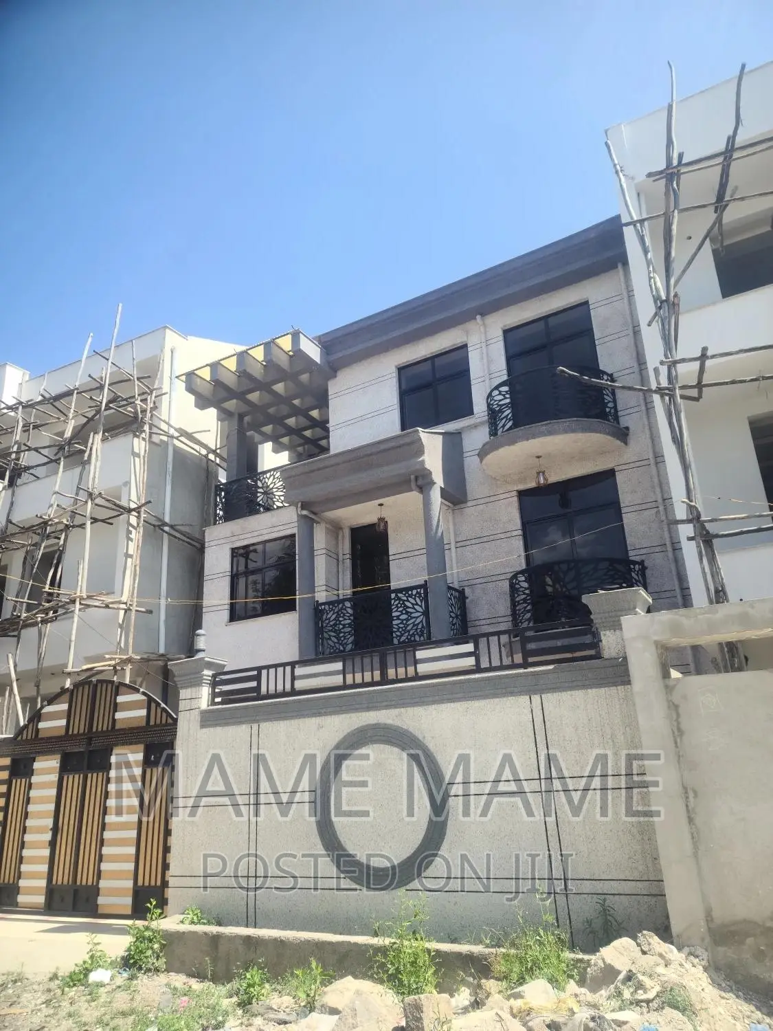 5bdrm House in Addis Abeba, Bole for sale