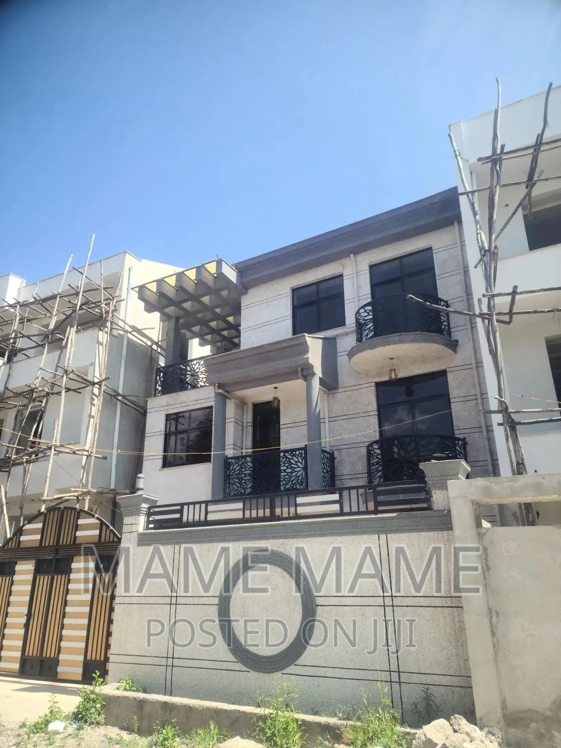 5bdrm House in Addis Abeba, Bole for sale