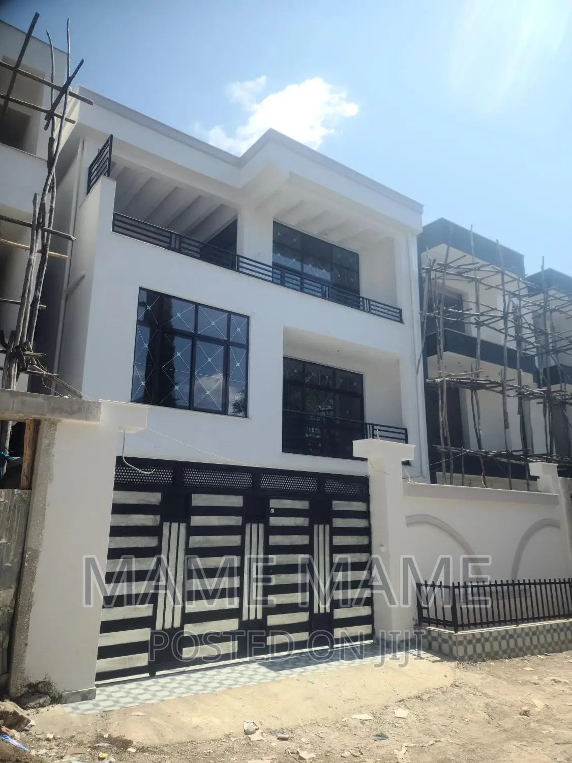5bdrm House in Addis Abeba, Bole for sale
