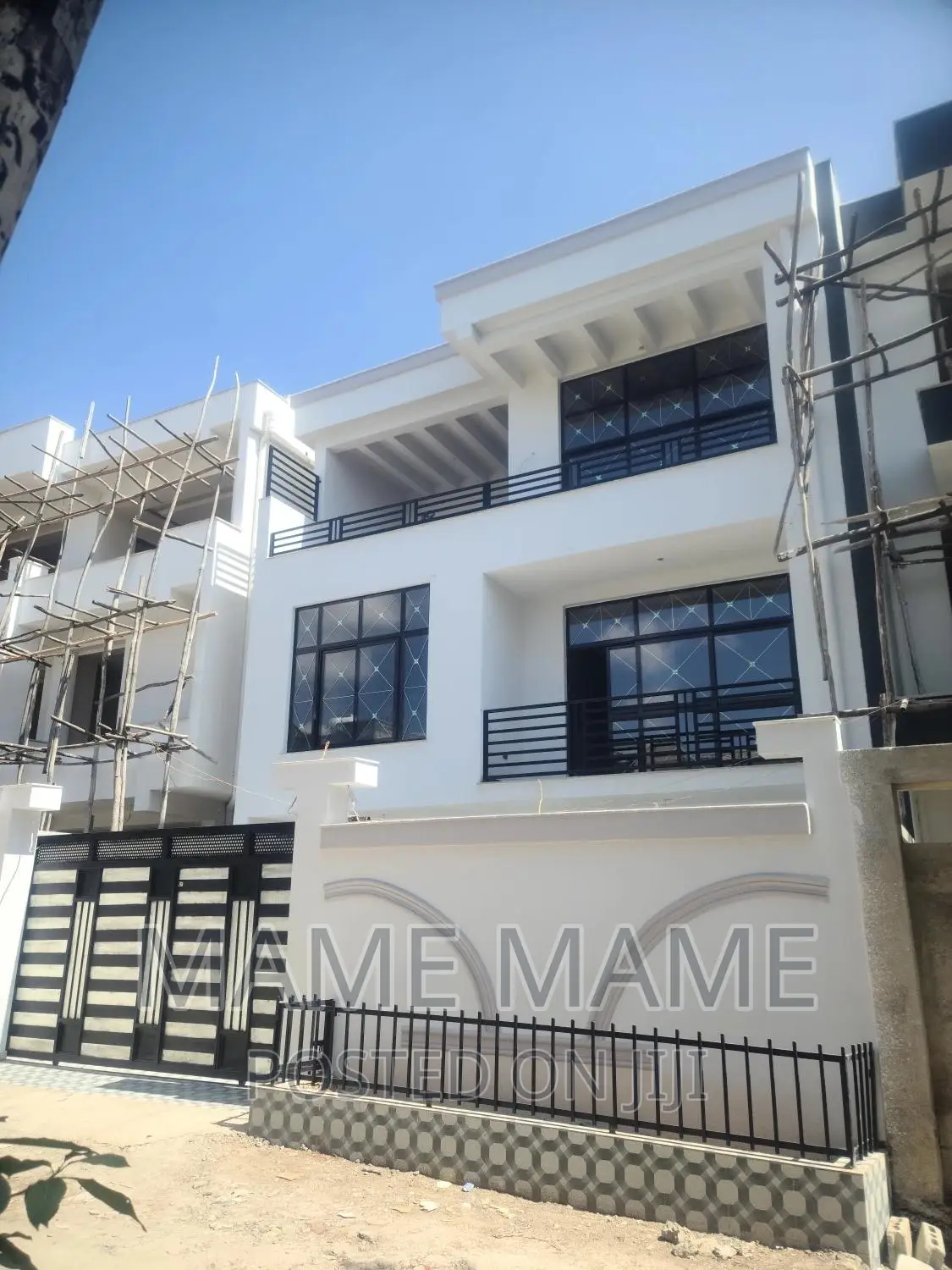 5bdrm House in Addis Abeba, Bole for sale