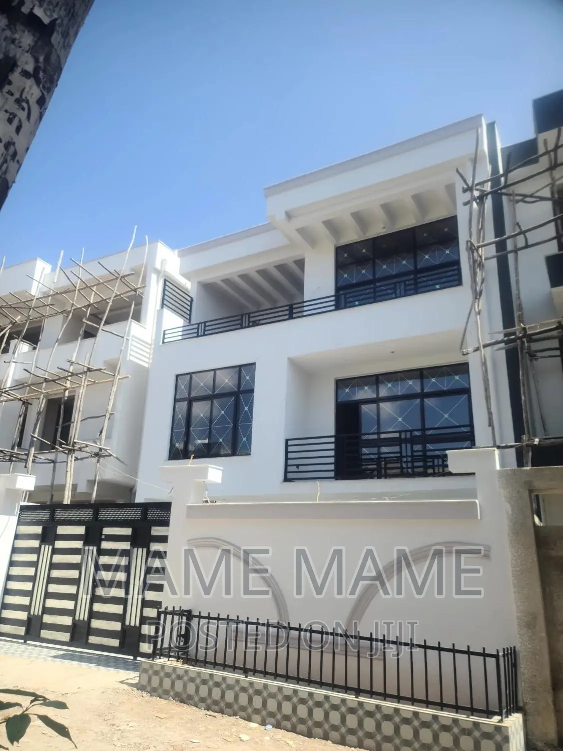 5bdrm House in Addis Abeba, Bole for sale