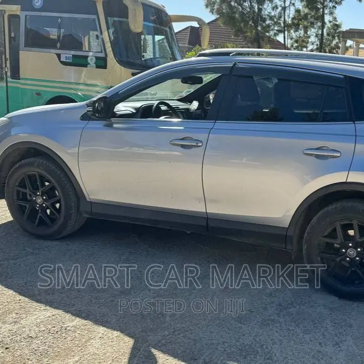 Toyota RAV4 2018 Silver