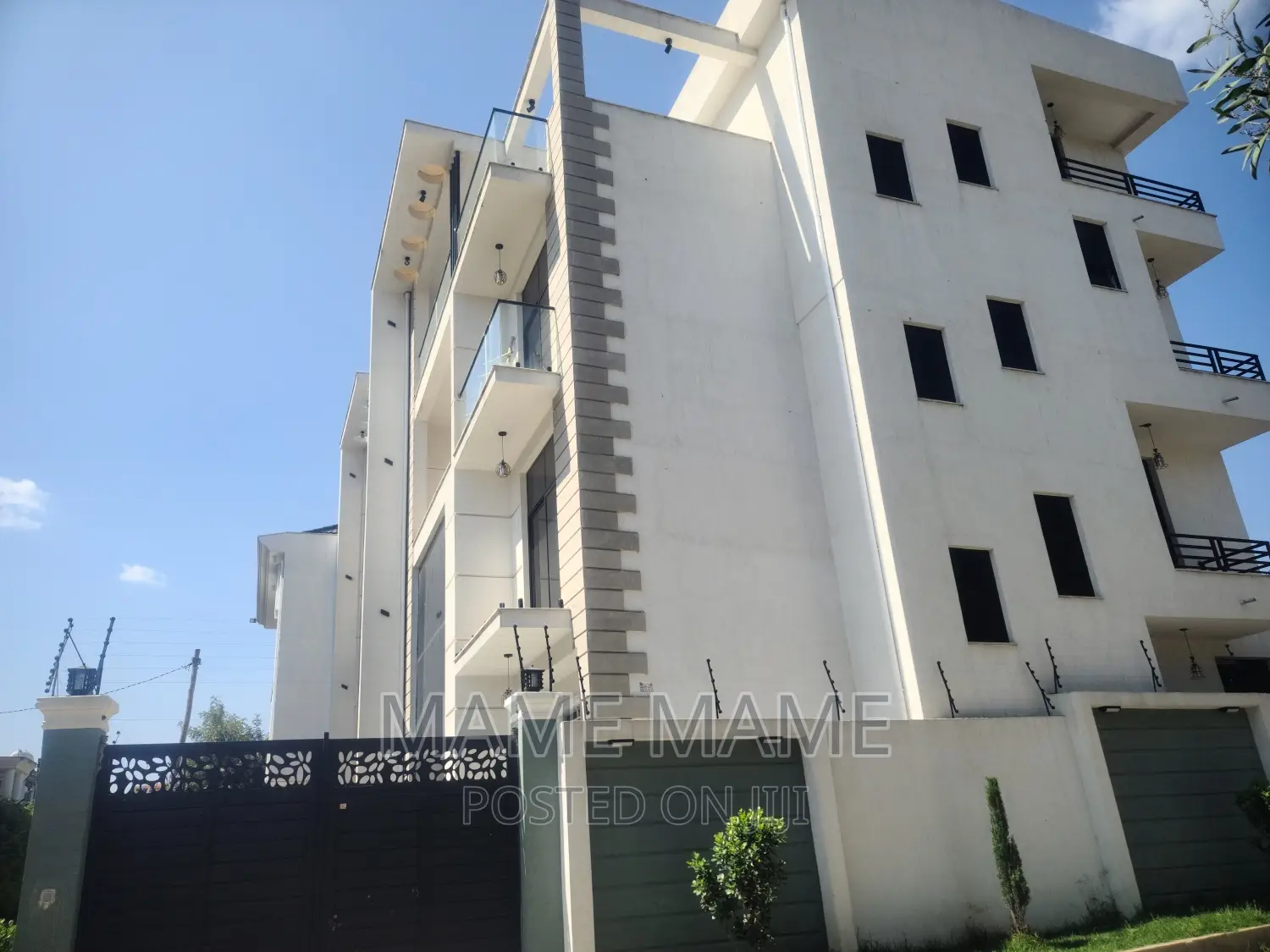 8bdrm House in Addis Abeba, Bole for sale