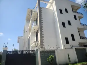 8bdrm House in Addis Abeba, Bole for sale