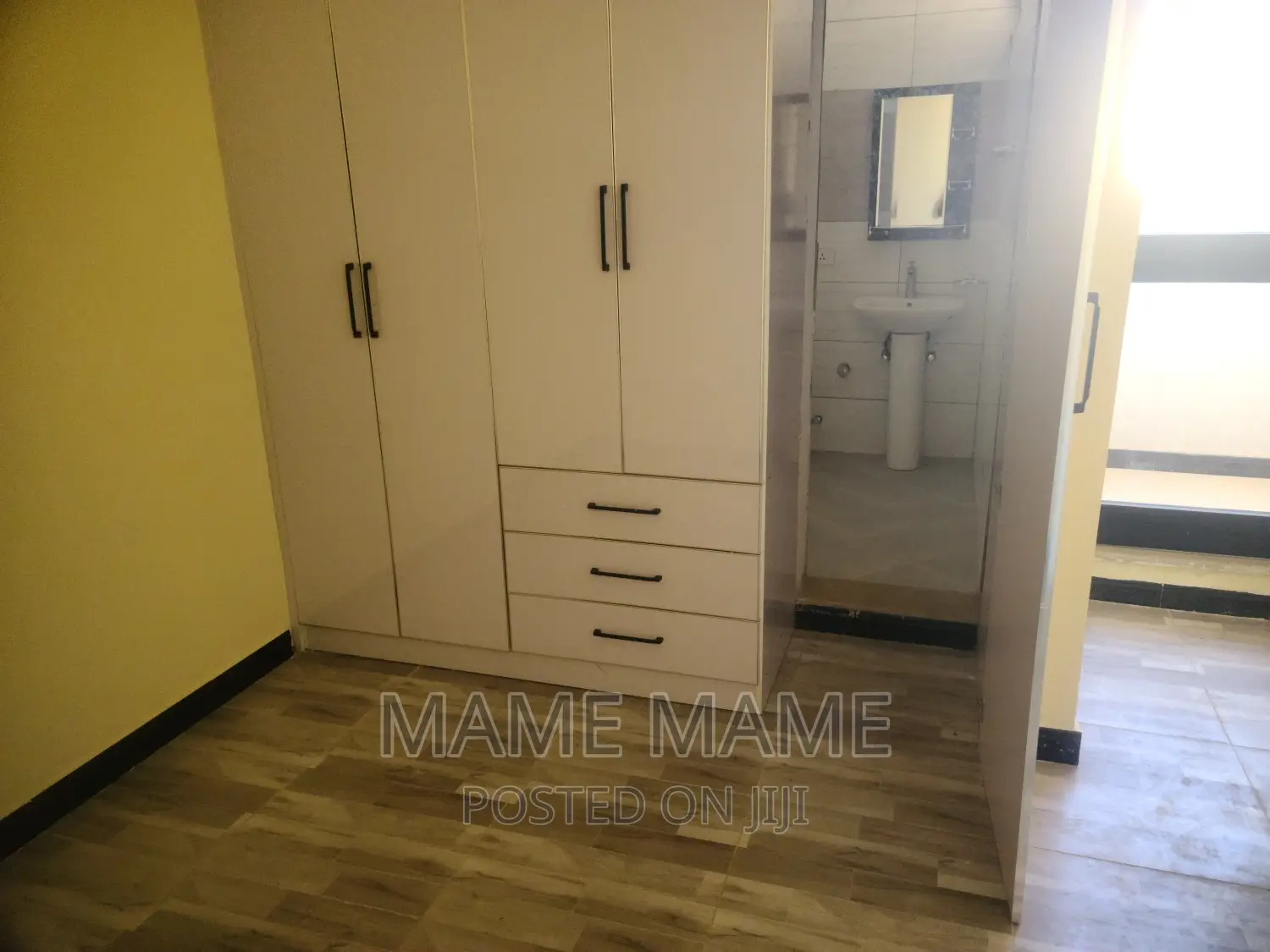 8bdrm House in Addis Abeba, Bole for sale