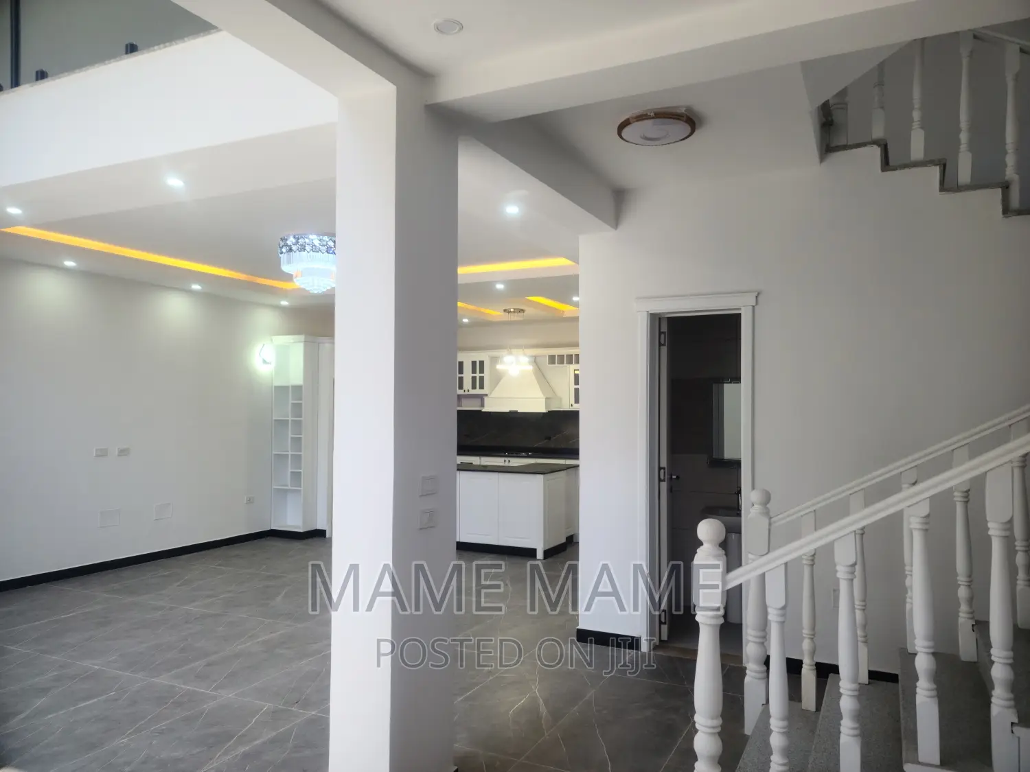 8bdrm House in Addis Abeba, Bole for sale