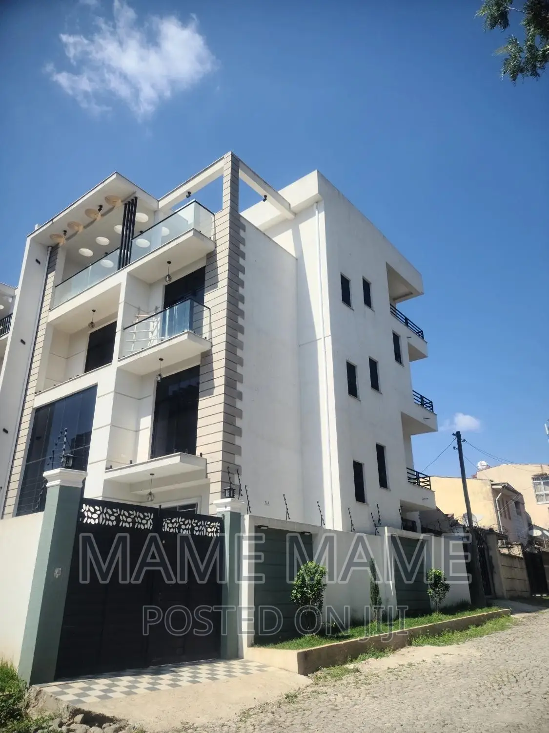 8bdrm House in Addis Abeba, Bole for sale