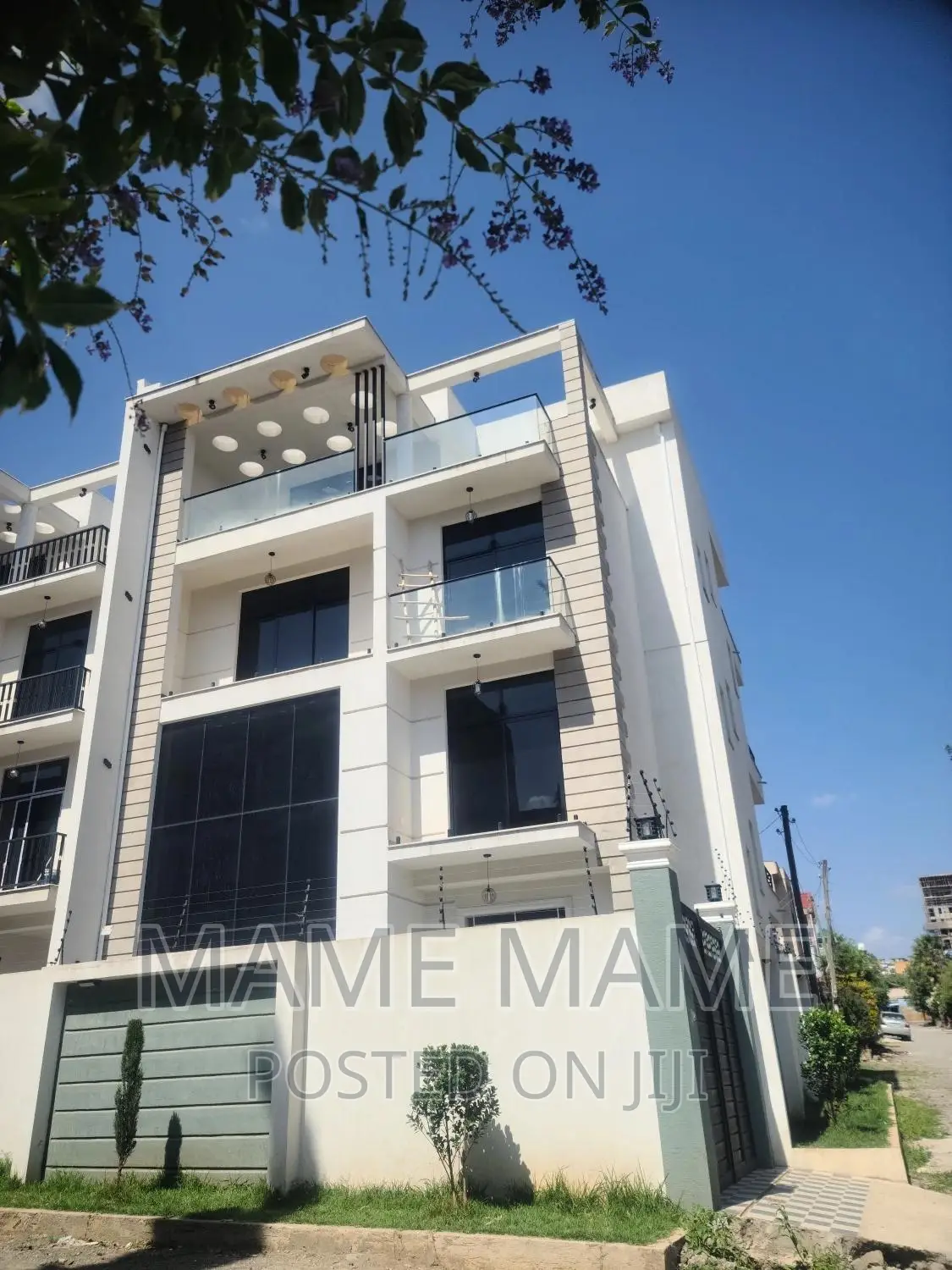 8bdrm House in Addis Abeba, Bole for sale