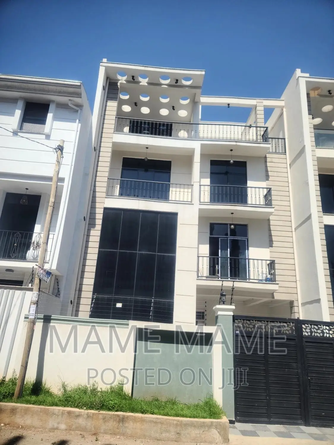 7bdrm House in Addis Abeba, Bole for sale