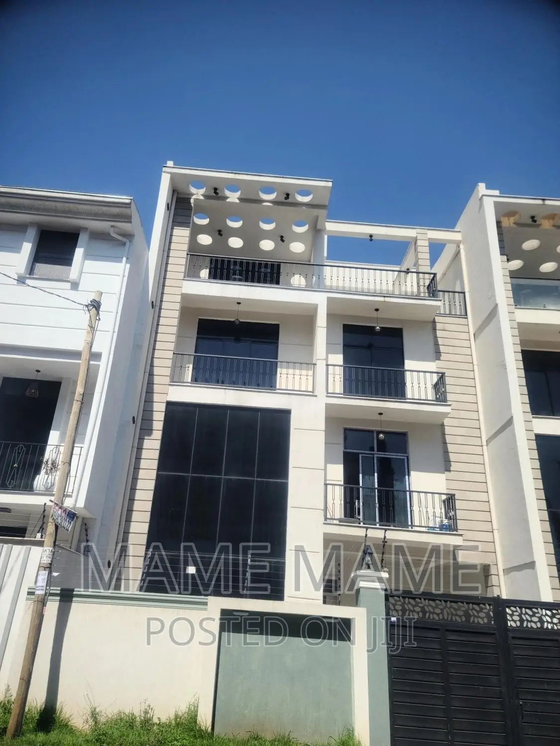 7bdrm House in Addis Abeba, Bole for sale