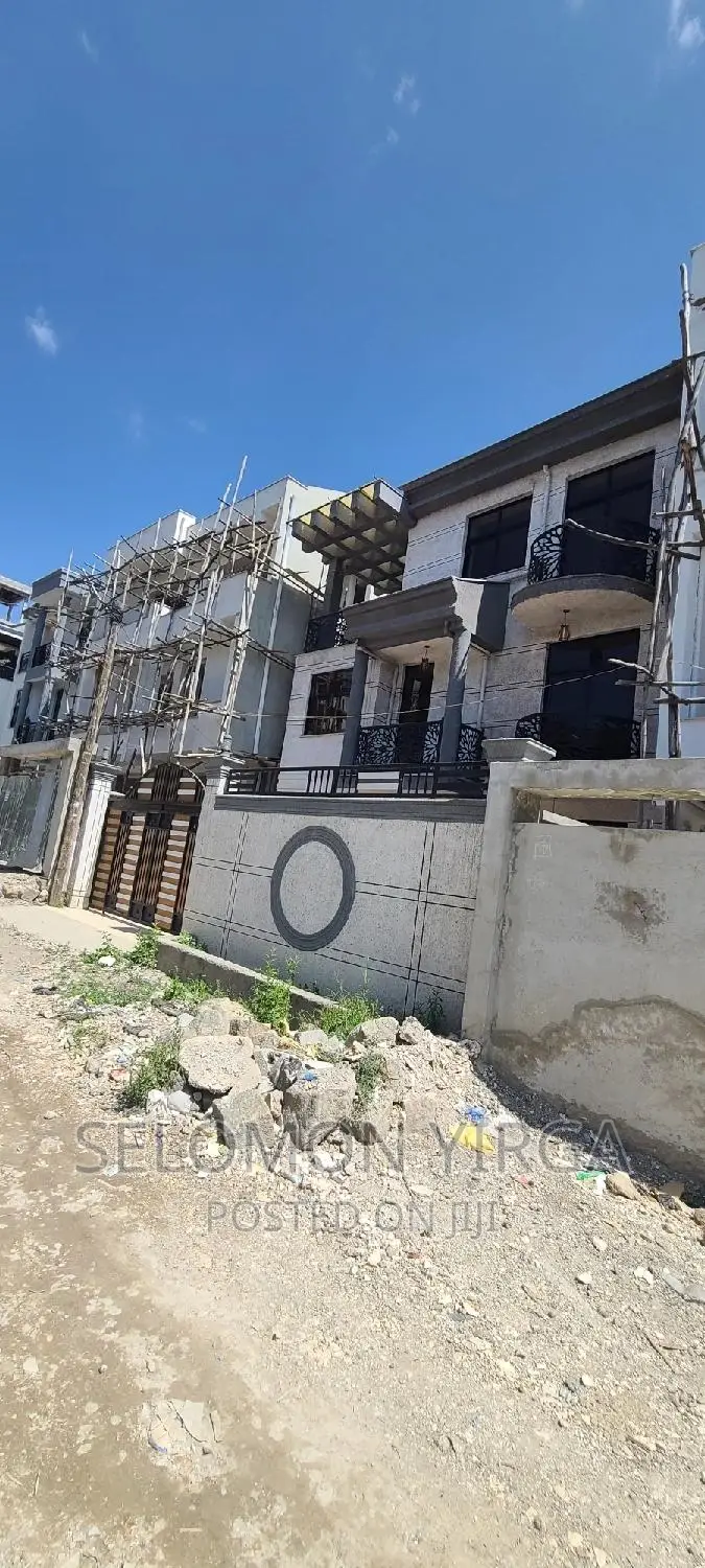 4bdrm House in አድስ አበባ, Bole for sale
