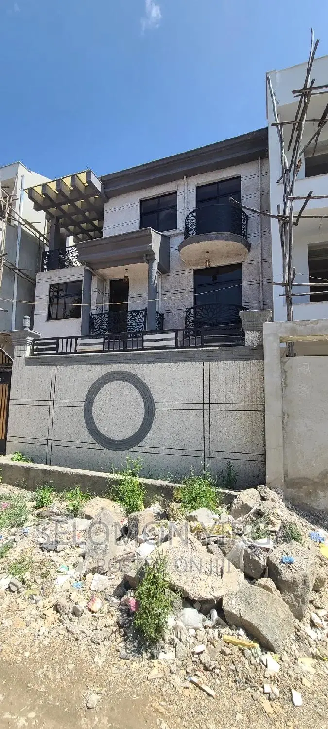 4bdrm House in አድስ አበባ, Bole for sale