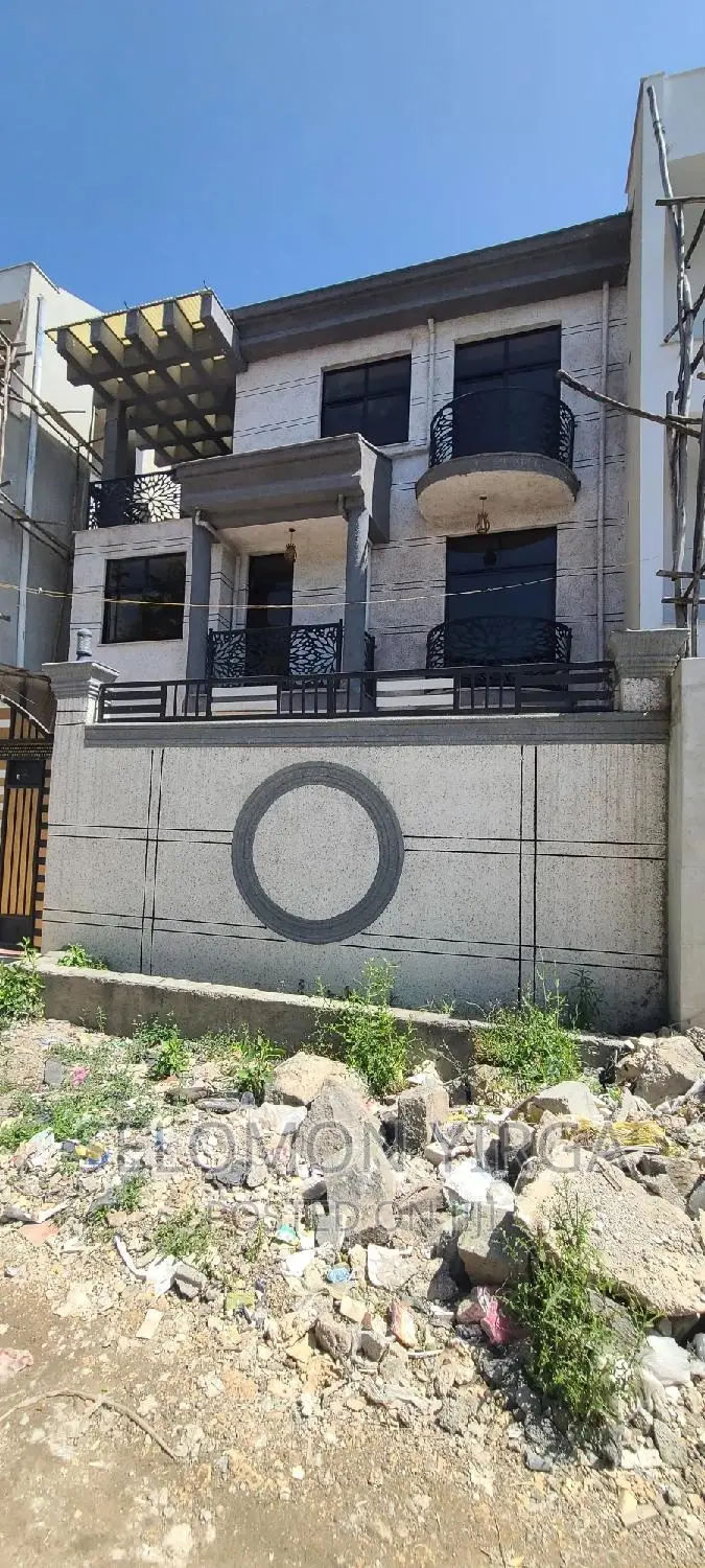 4bdrm House in አድስ አበባ, Bole for sale
