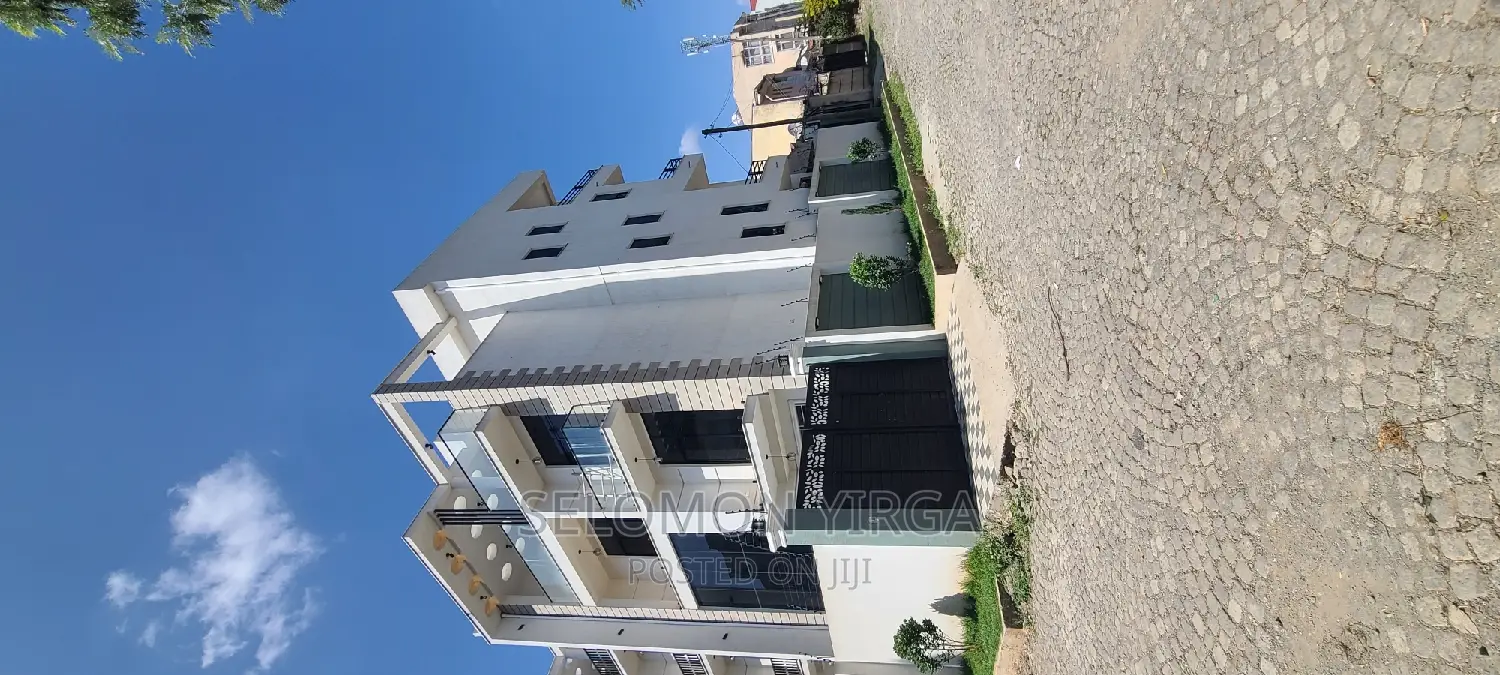 9bdrm House in አድስ አበባ, Bole for sale