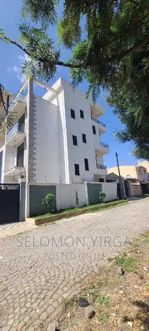 9bdrm House in አድስ አበባ, Bole for sale
