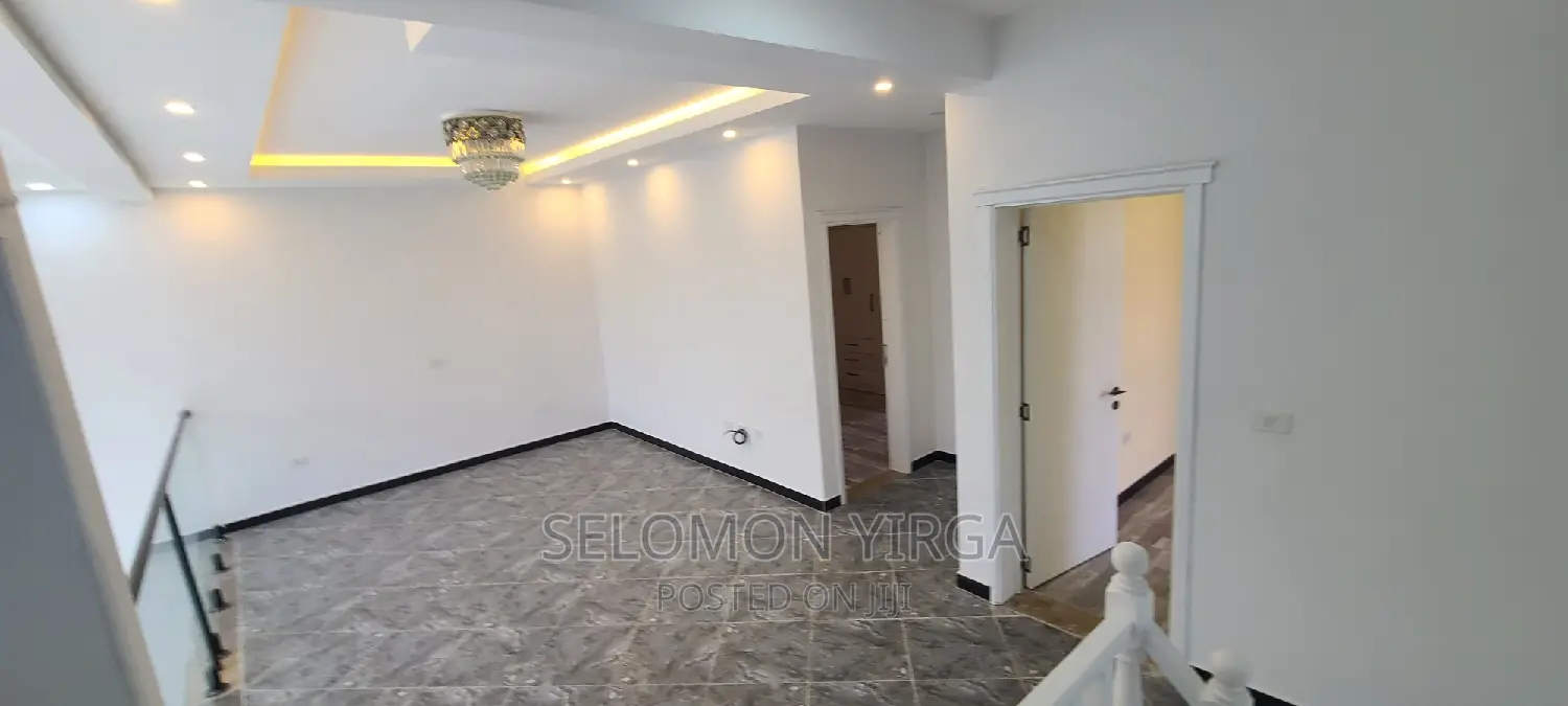 9bdrm House in አድስ አበባ, Bole for sale