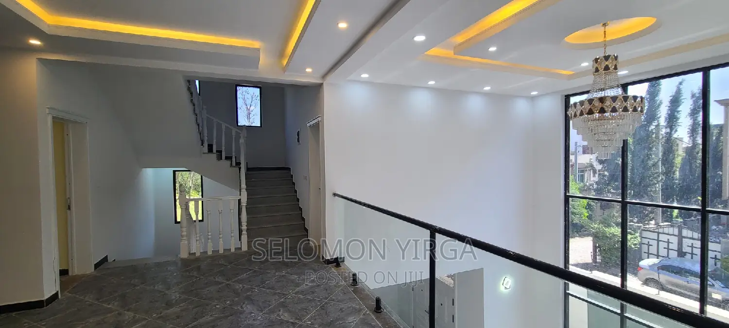 9bdrm House in አድስ አበባ, Bole for sale