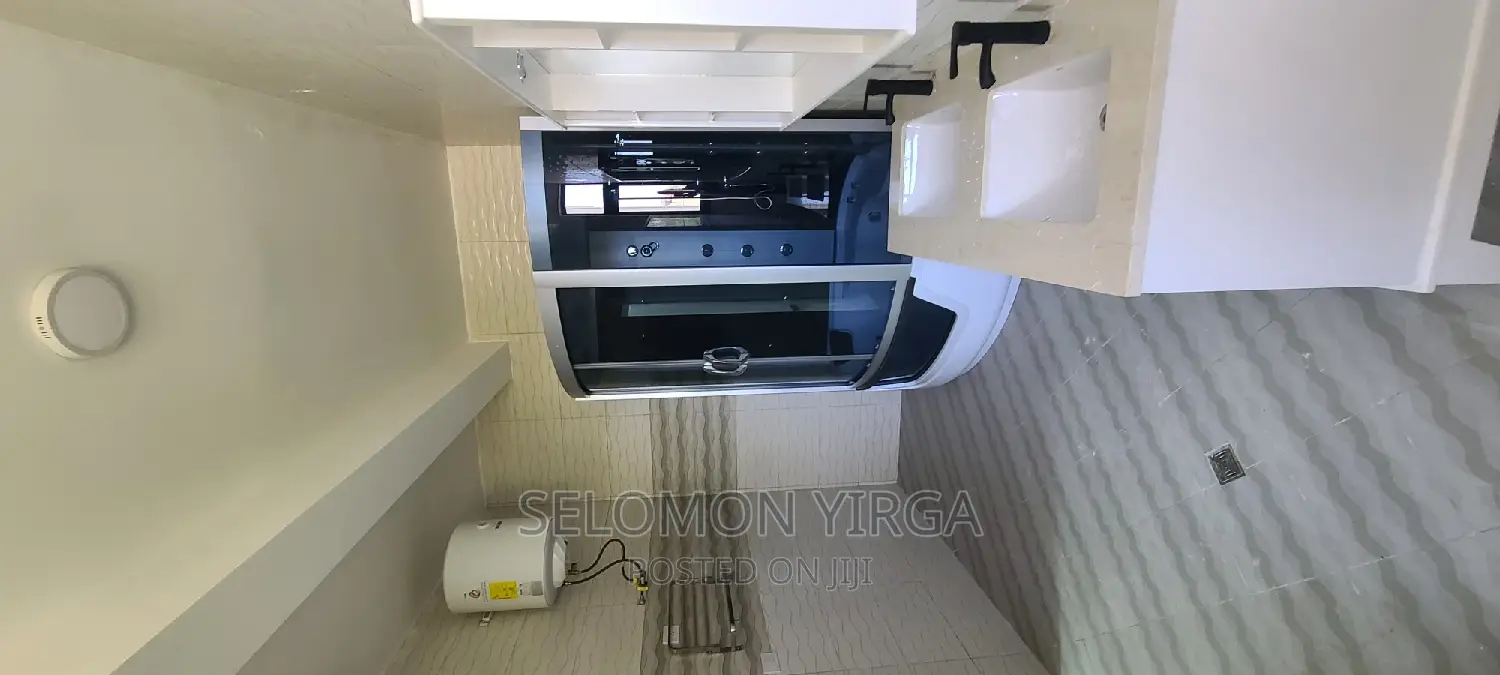 9bdrm House in አድስ አበባ, Bole for sale