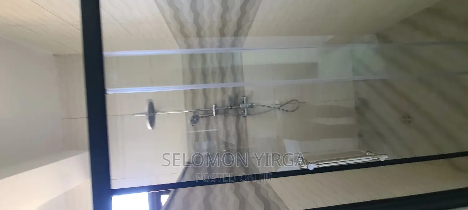 9bdrm House in አድስ አበባ, Bole for sale