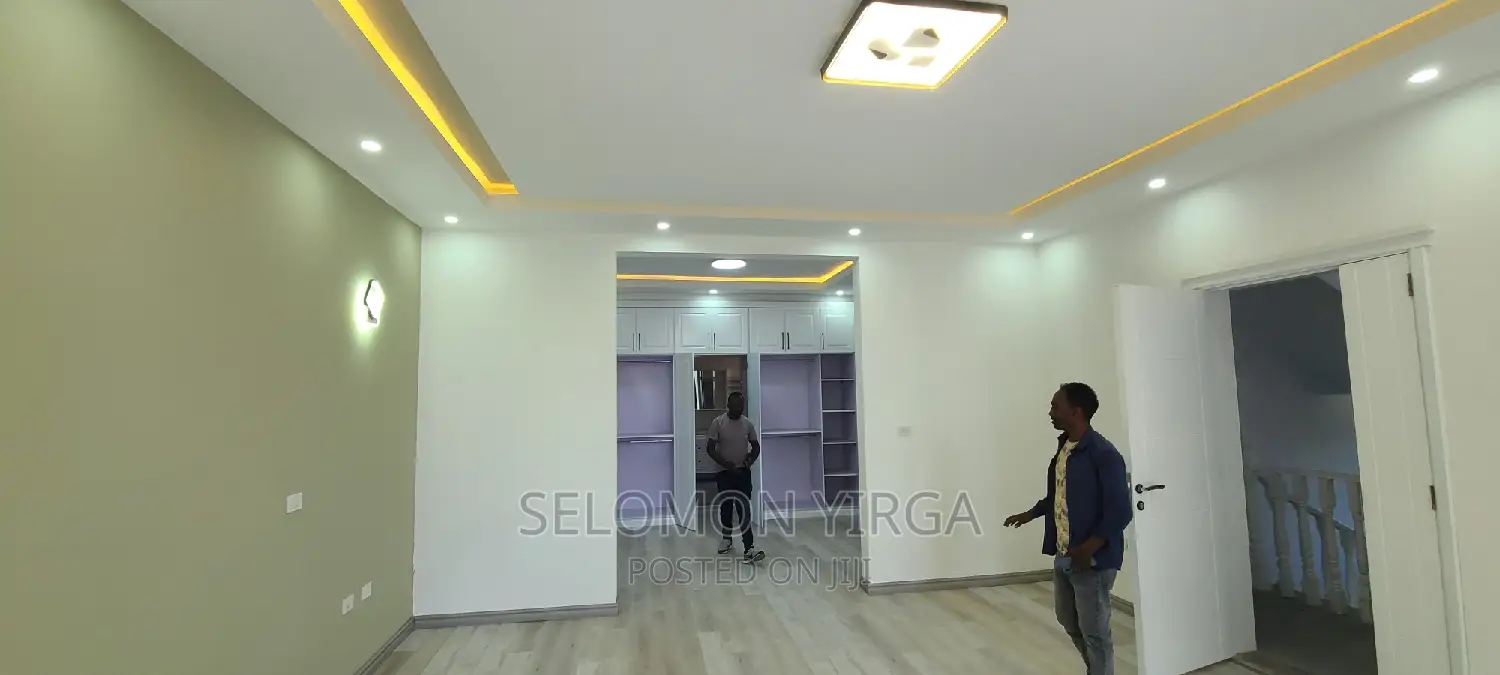 9bdrm House in አድስ አበባ, Bole for sale