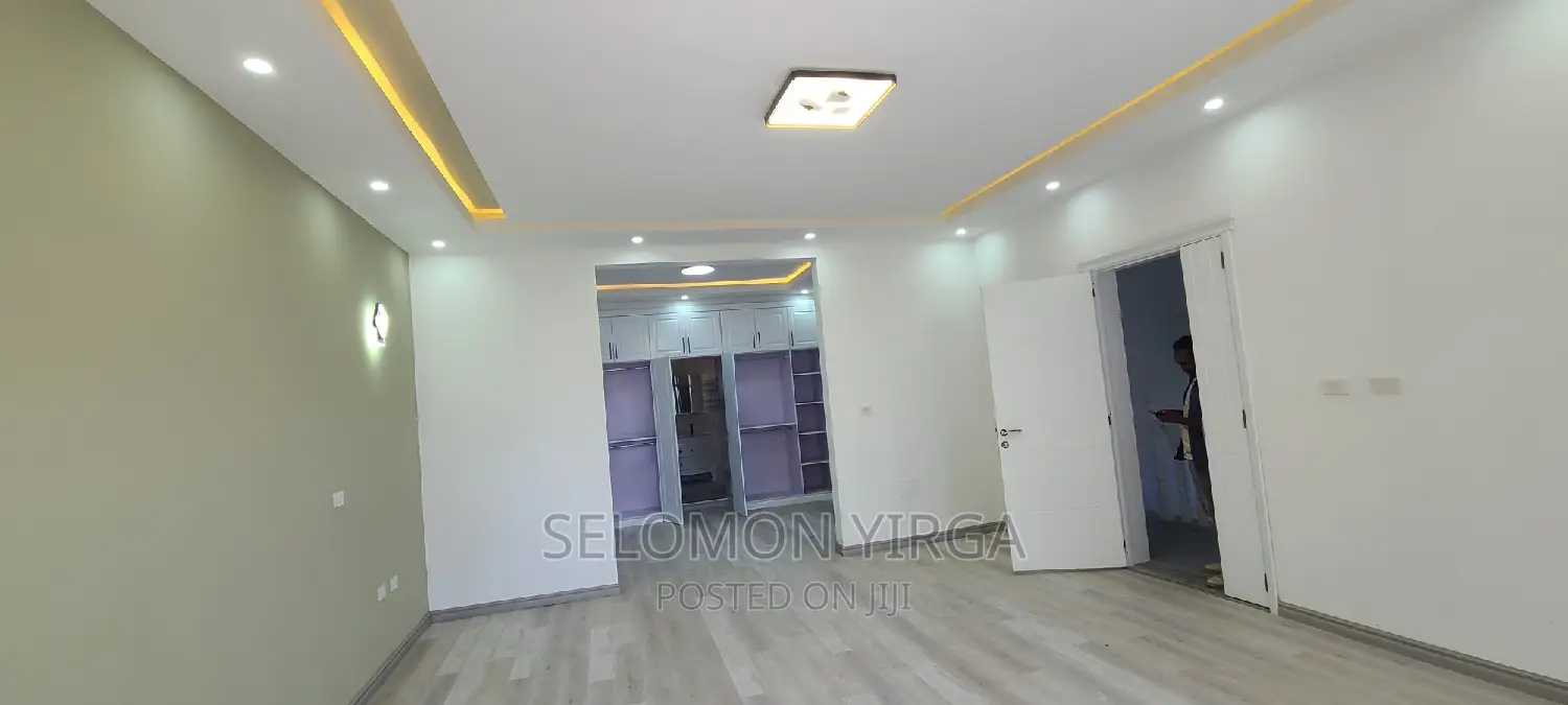 9bdrm House in አድስ አበባ, Bole for sale