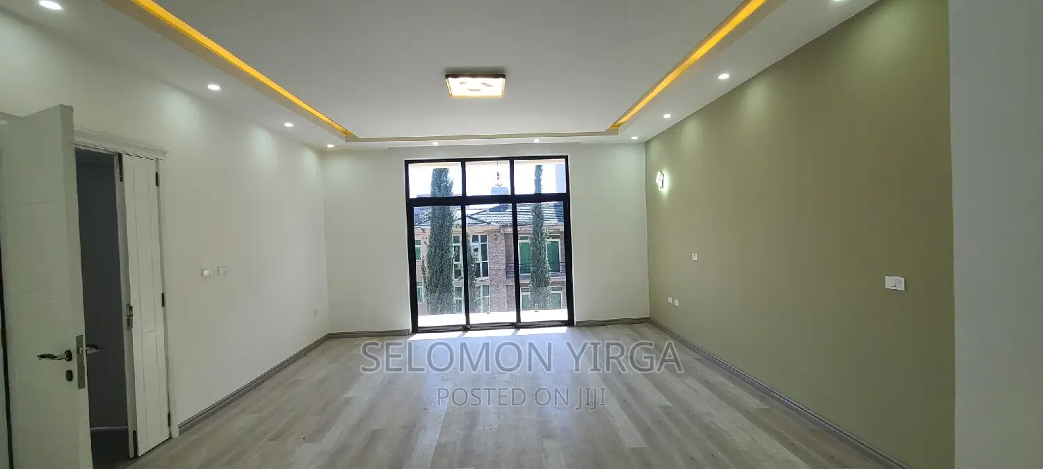 9bdrm House in አድስ አበባ, Bole for sale