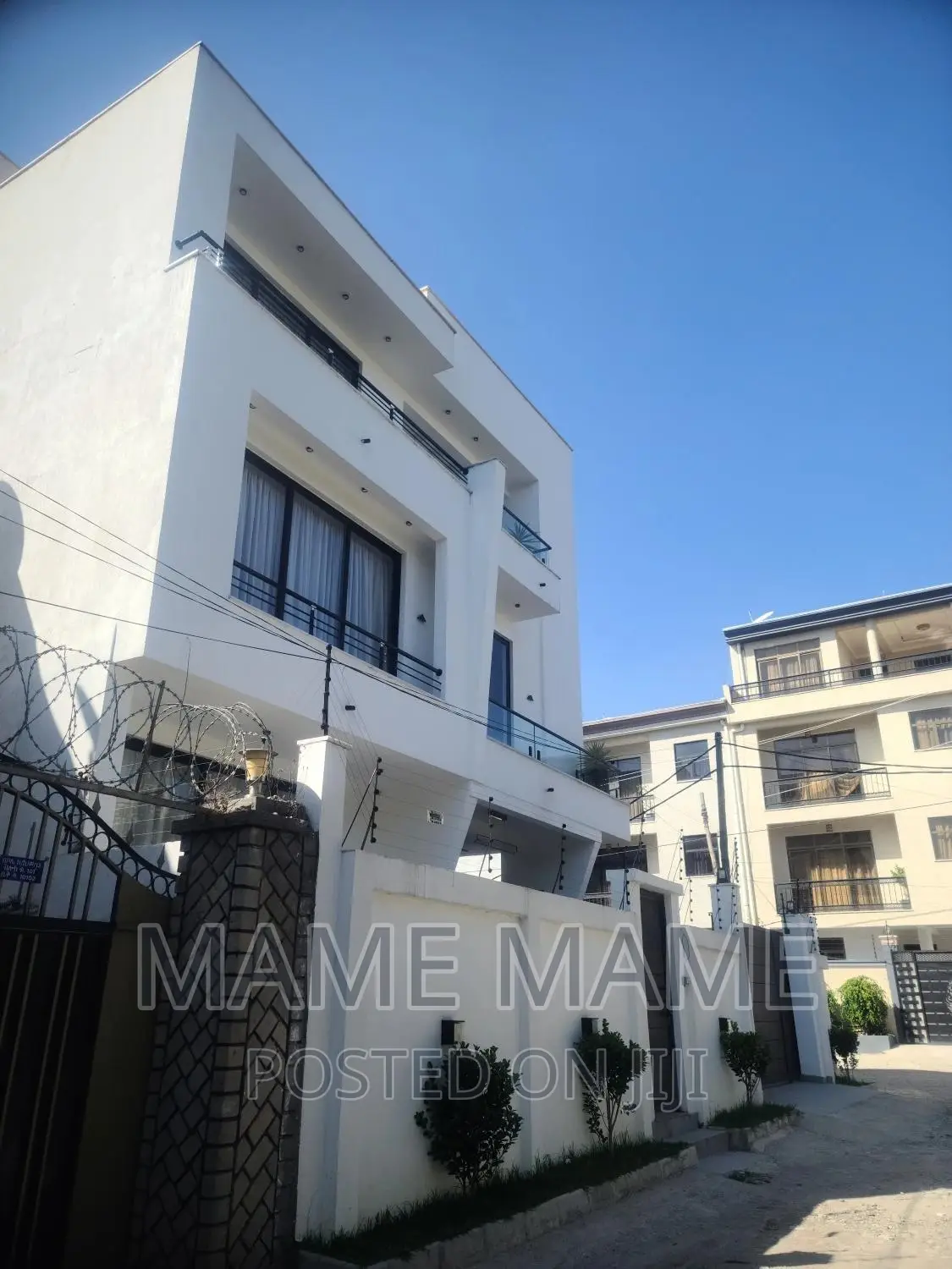 7bdrm House in Addis Abeba, Bole for sale