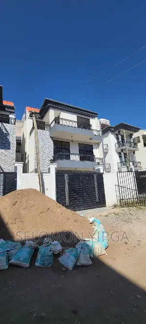 4bdrm House in አድስ አበባ, Bole for sale