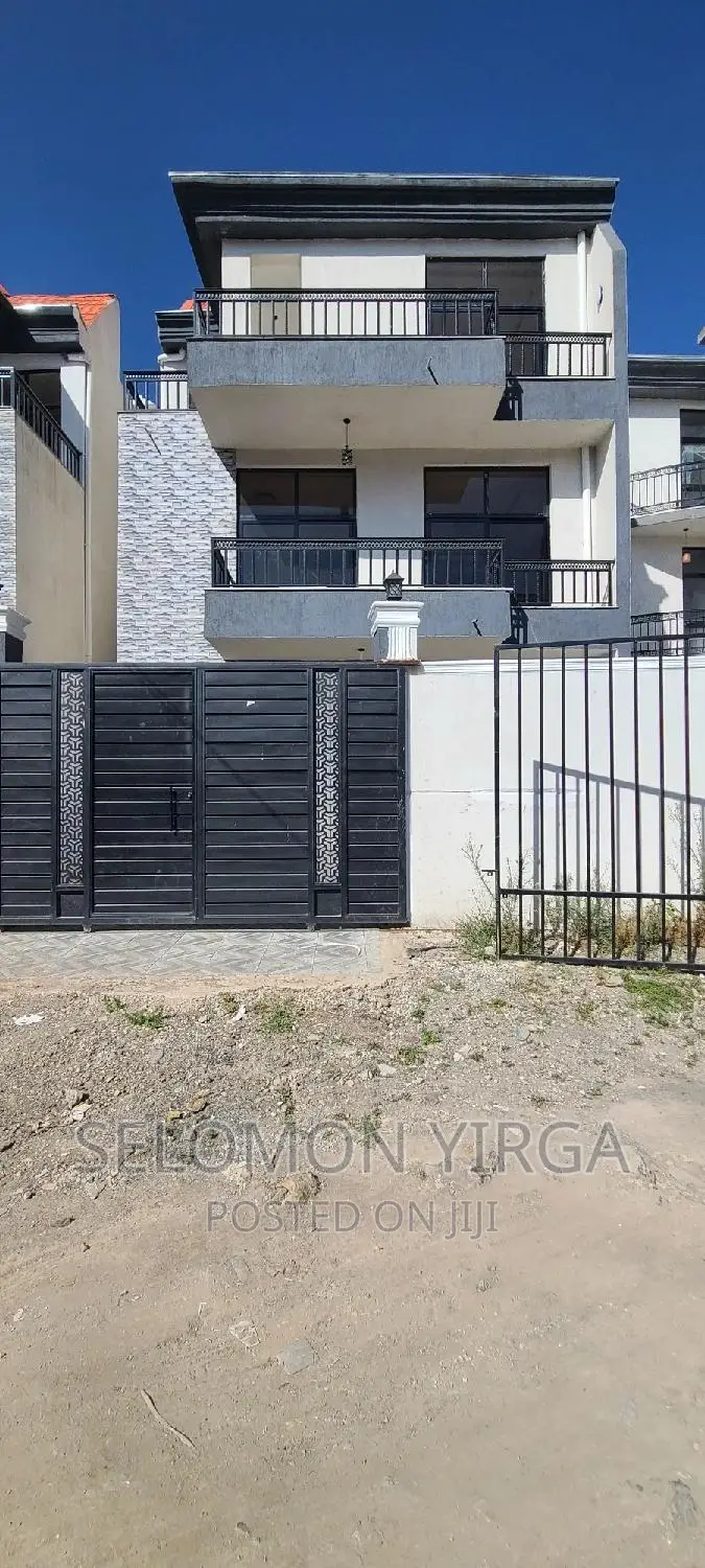 4bdrm House in አድስ አበባ, Bole for sale