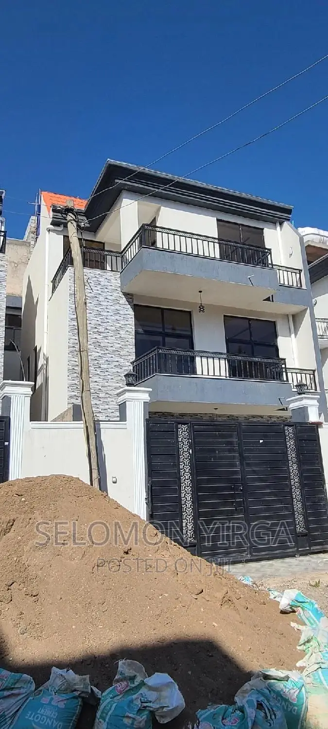 4bdrm House in አድስ አበባ, Bole for sale