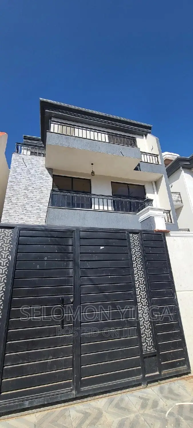 4bdrm House in አድስ አበባ, Bole for sale