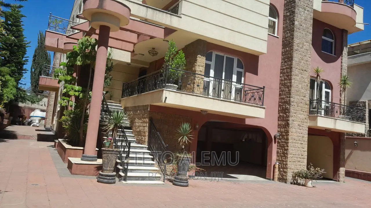 12bdrm House in House For Sale, Yeka for sale