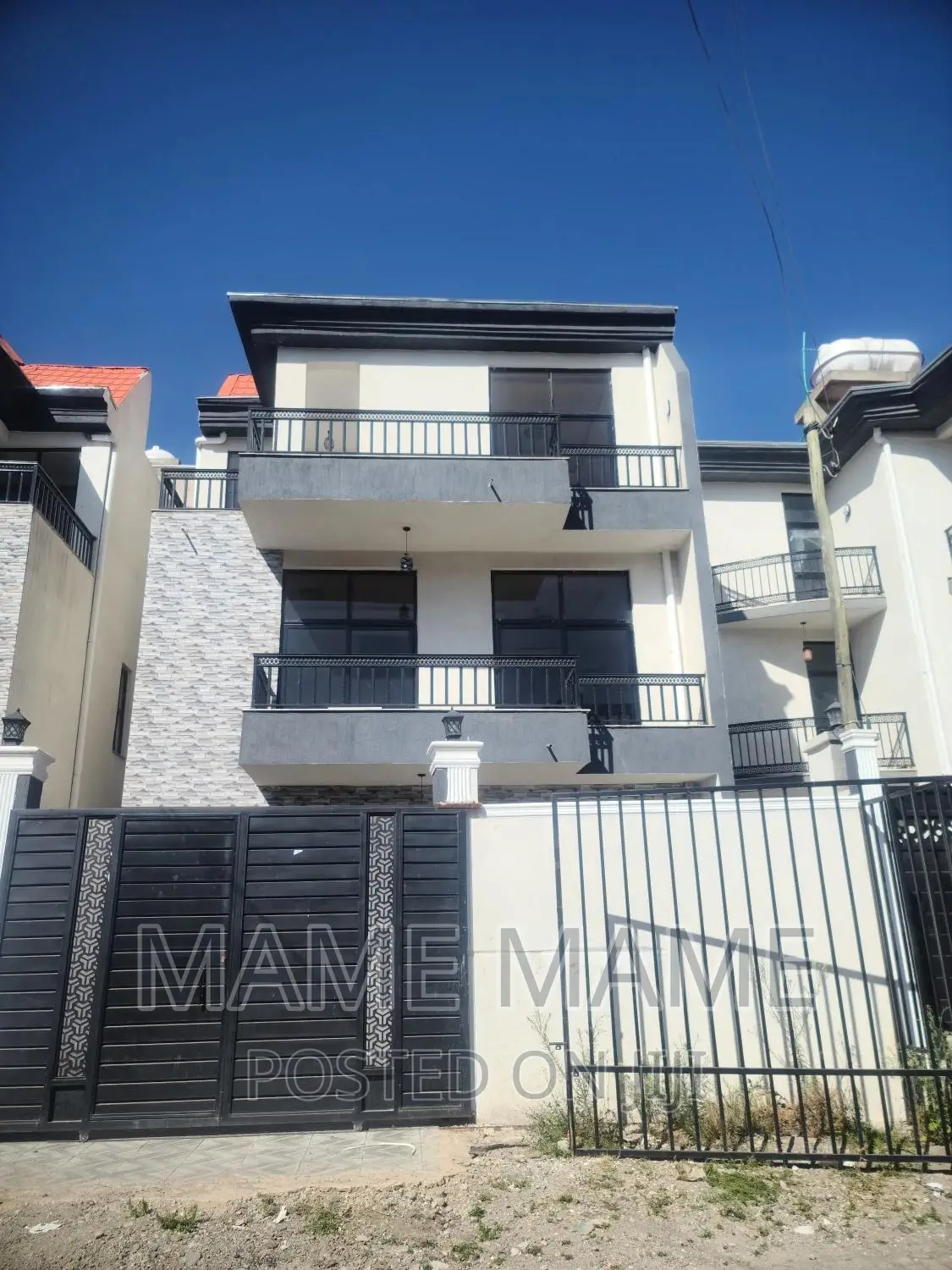 5bdrm House in Addis Abeba, Bole for sale