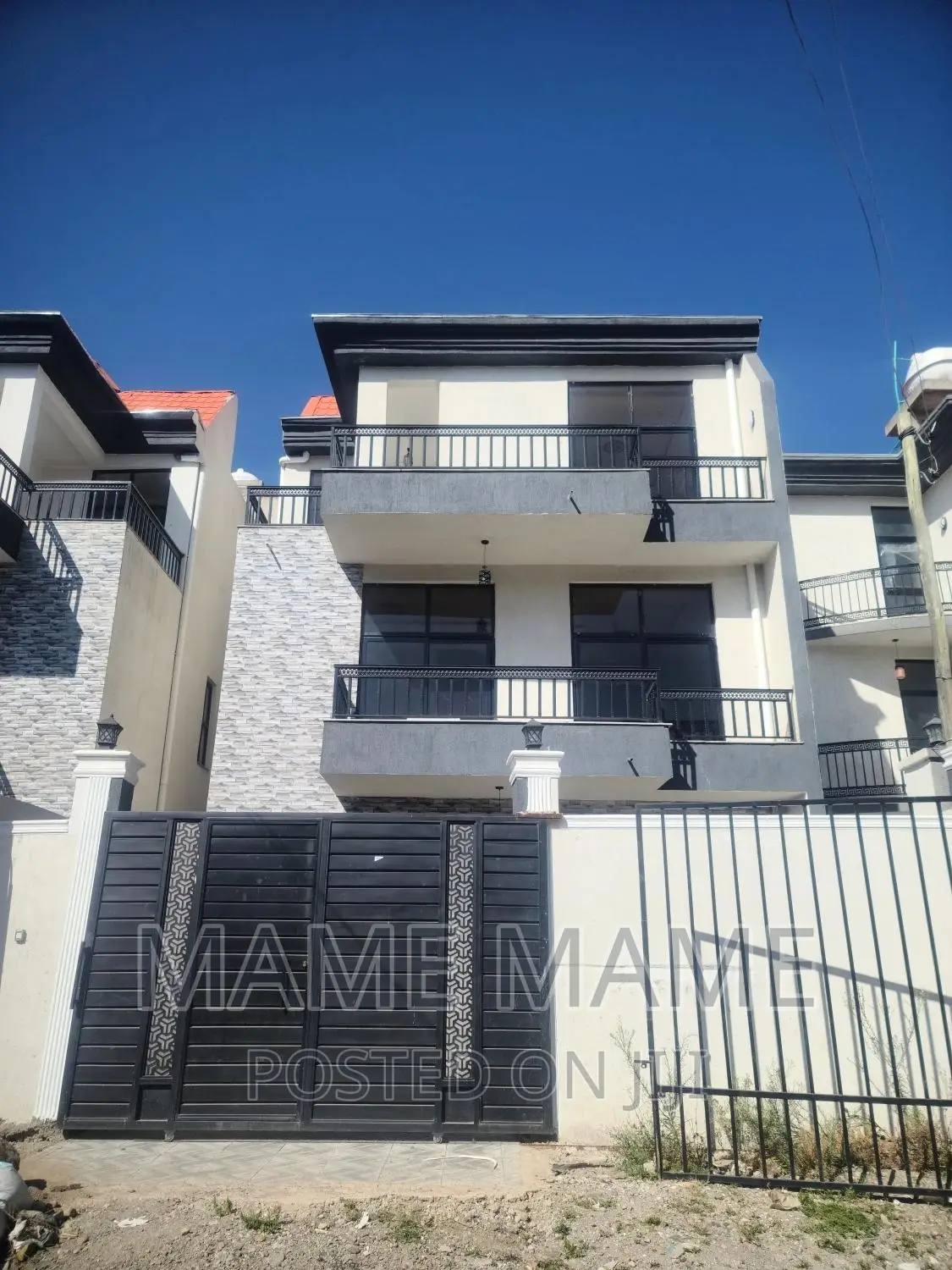 5bdrm House in Addis Abeba, Bole for sale