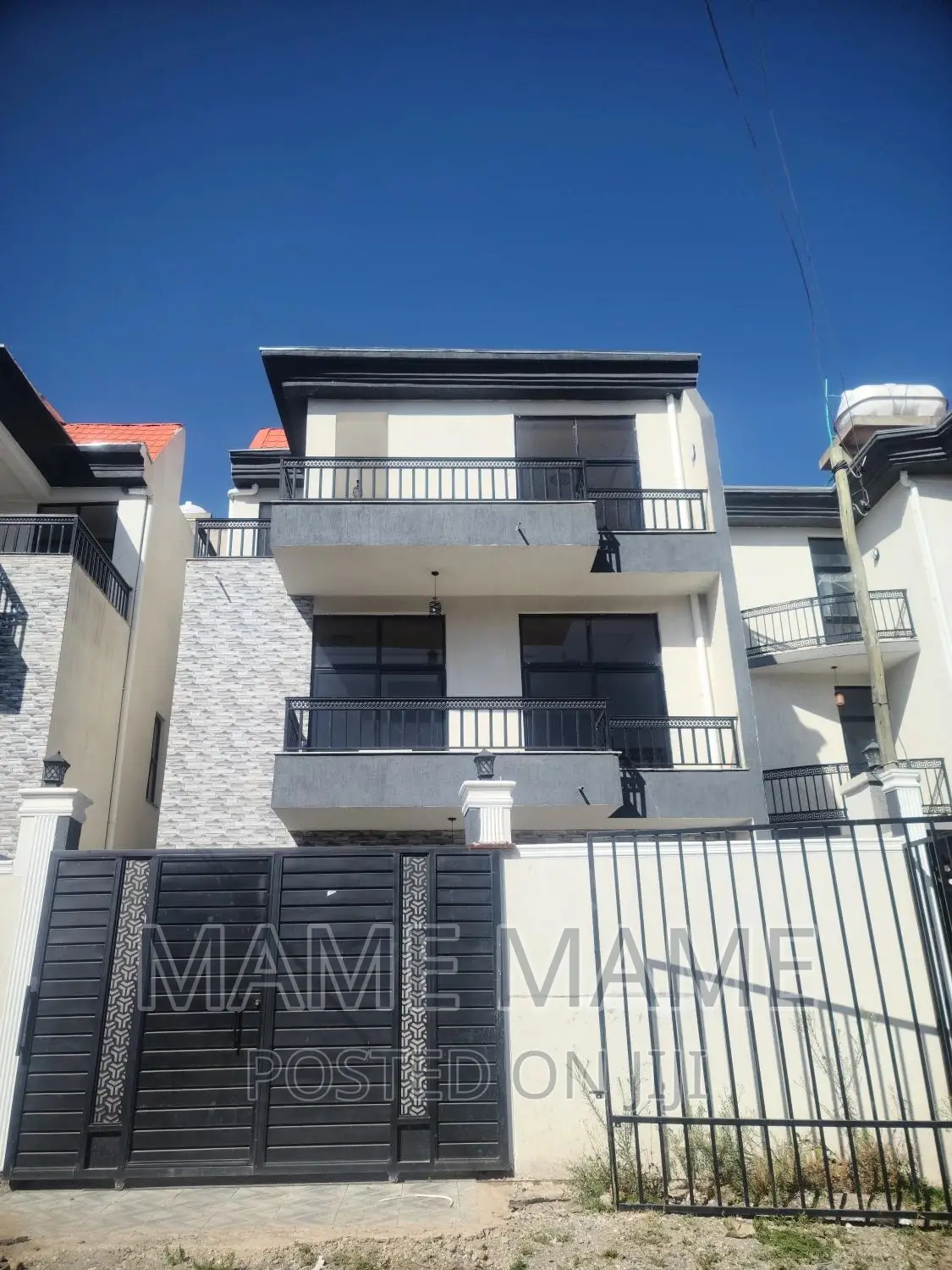 5bdrm House in Addis Abeba, Bole for sale