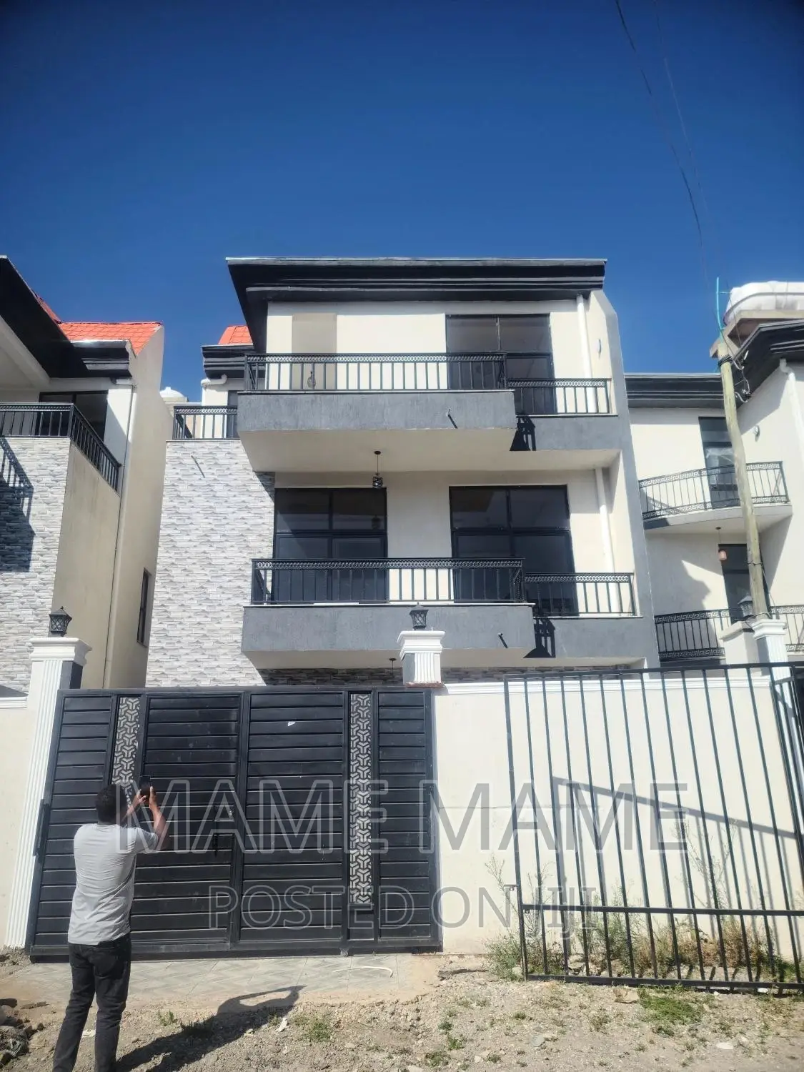 5bdrm House in Addis Abeba, Bole for sale