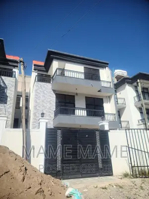 5bdrm House in Addis Abeba, Bole for sale
