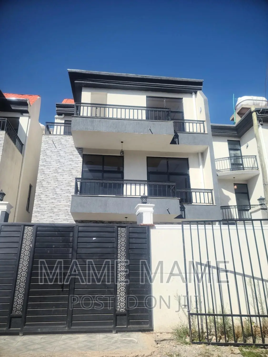 5bdrm House in Addis Abeba, Bole for sale